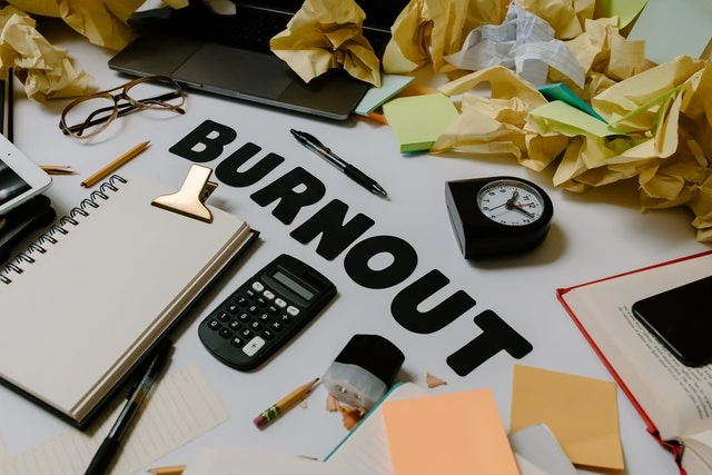 ciri-ciri burnout dan cara mengatasinya