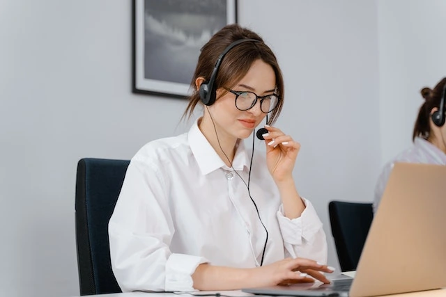 tips cara komunikasi dengan pelanggan