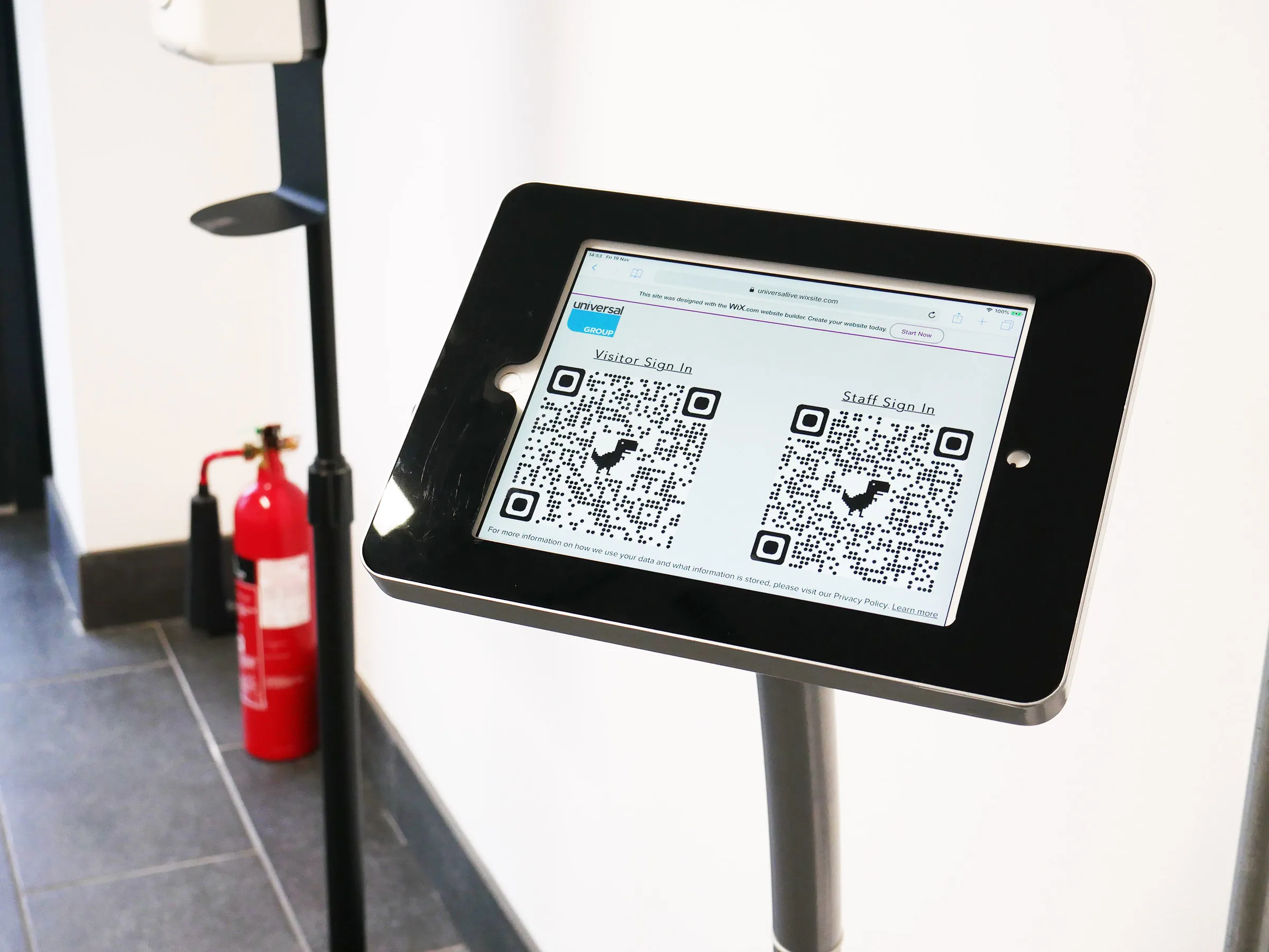 visualisasi qr code yang digenerate dari visitor management system